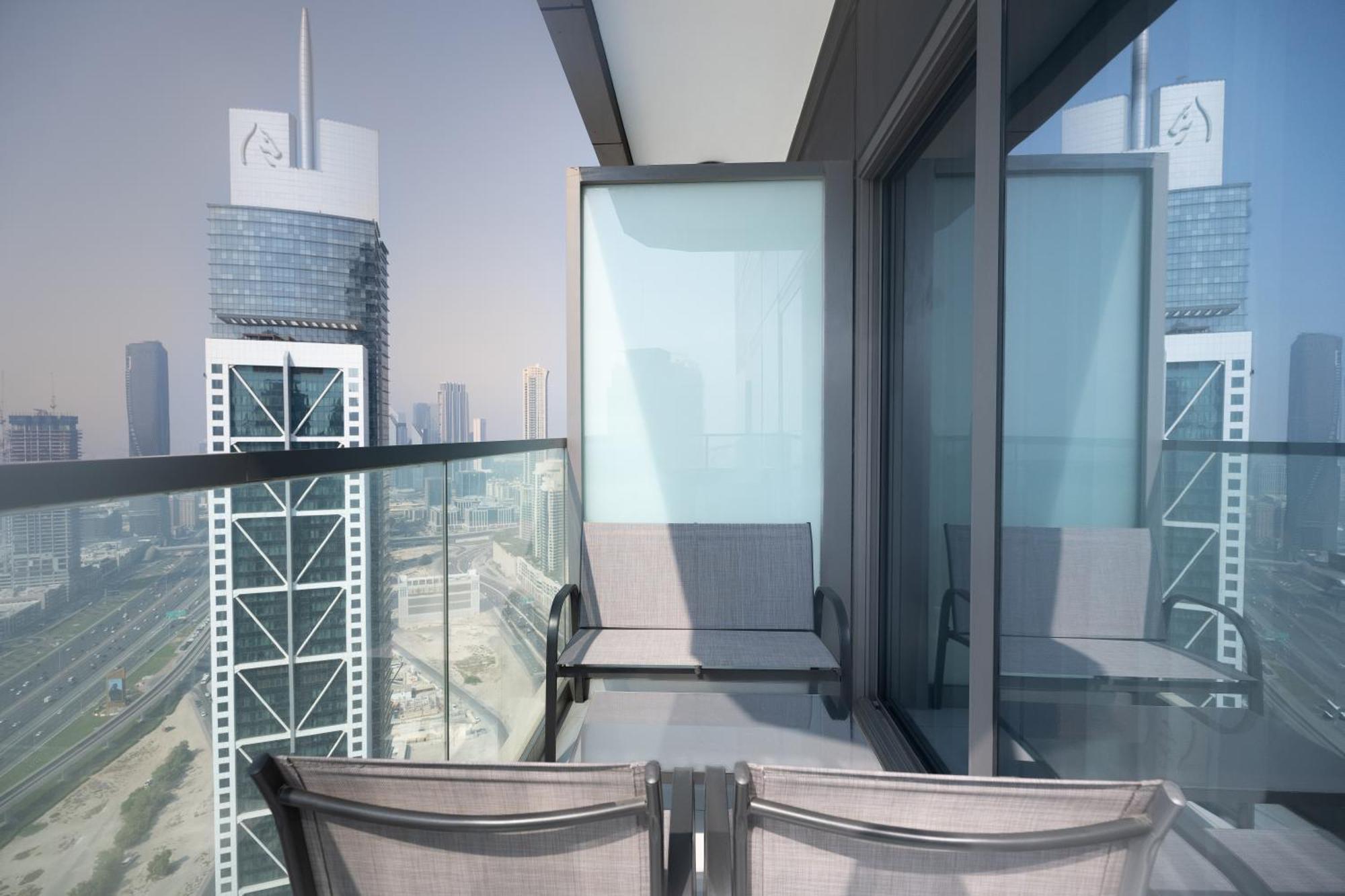 Luxury 2br Paramount Midtown Infinity Pool Business Bay شقة *