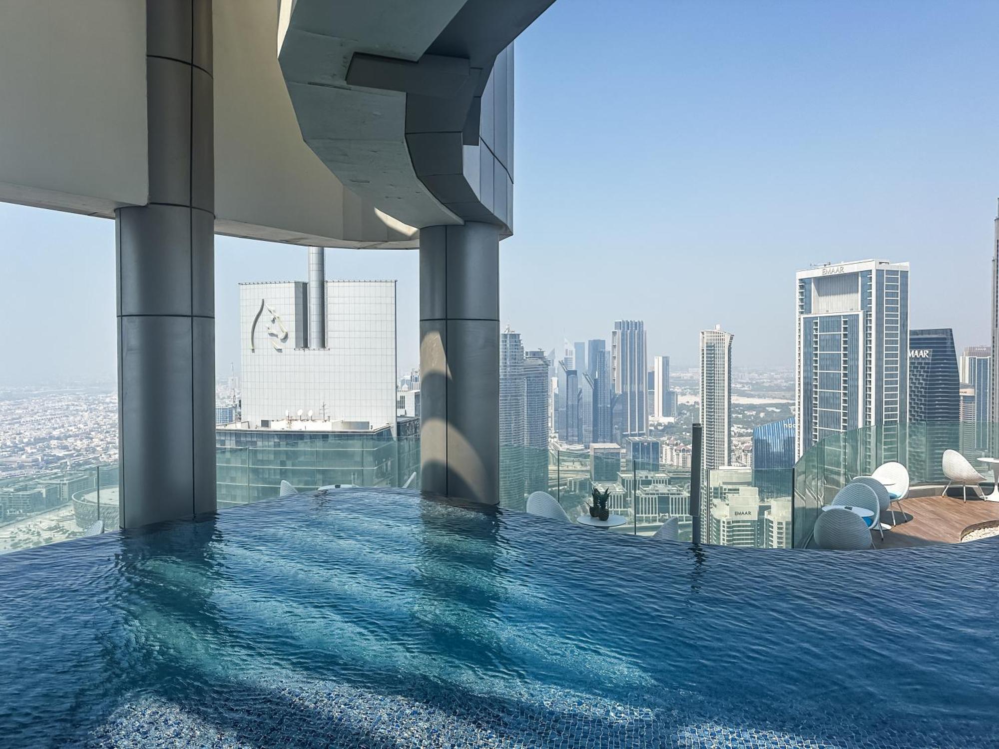 Luxury 2br Paramount Midtown Infinity Pool Business Bay شقة